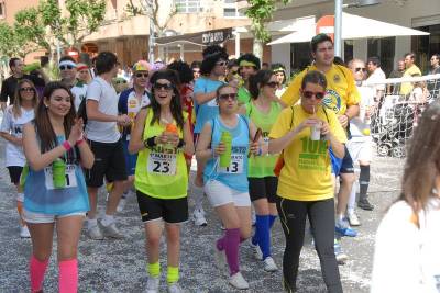 La sátira se adueña de las calles de Vila-real en la 'Cavalcada de Festes'