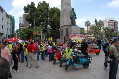 Sant Pasqual concentró la fira alternativa y las 'vespas'