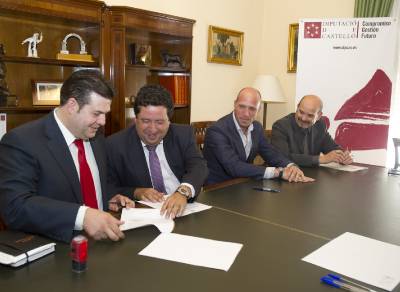 La Diputación traza las líneas a seguir en eficiencia energética con el proyecto piloto para poner farolas con ‘leds’ en Alfondeguilla