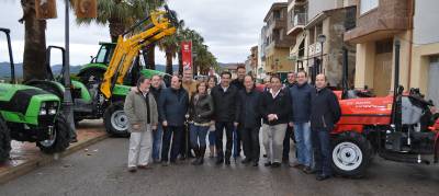 La lluvia y el frío empañan la XVI feria del comercio, agricultura y ganadería de Vall d'Alba