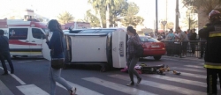 vuelca-tras-golpear-con-un-coche-que-se-salto-un-ceda-en-nules