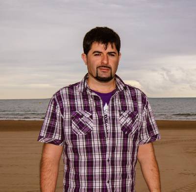 MC Alberto salva la vida a una mujer que cayó al agua y perdió el conocimiento