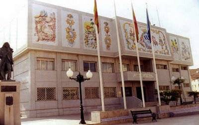 PSOE y Bloc se unen y fuerzan una declaración institucional para que el Ayuntamiento realice catas en el vertedero de Reyval