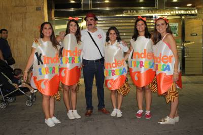 Multitudinario Macrosopar de disfresses