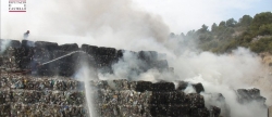 el-fuego-afecta-a-5-000-metros-cuadrados-de-material-de-reciclaje-en-reciplasa