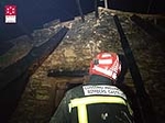 El fuego derrumba el tejado de una vivienda en Els Ibarsos