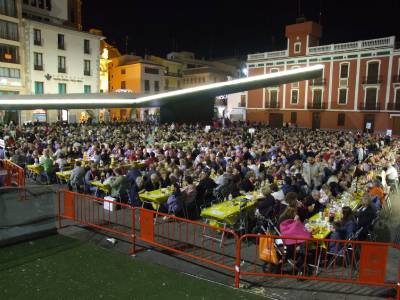 La Plaça Major acogió el Sopar de Germanor