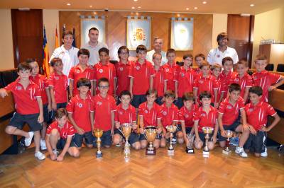 Los equipos prebenjamín A y benjamín A del Salesianos Burriana finalizan una temporada de éxitos