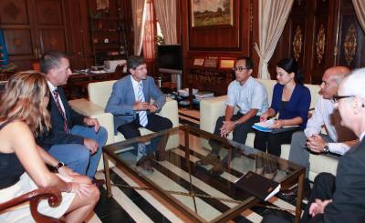 El Ayuntamiento de Castellón y UBE trabajan de forma conjunta para que Castellón pueda disfrutar del proyecto ?Love Stone? del artista japonés Tominaga