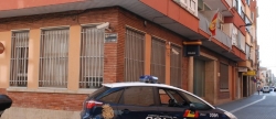 grababa-a-sus-inquilinos-y-lo-proyectaba-en-las-pantallas-de-un-centro-deportivo-en-el-que-trabaja-de-recepcionista
