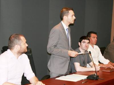 El cuatripartito de Onda aprueba recortar las becas formativas para los estudiantes