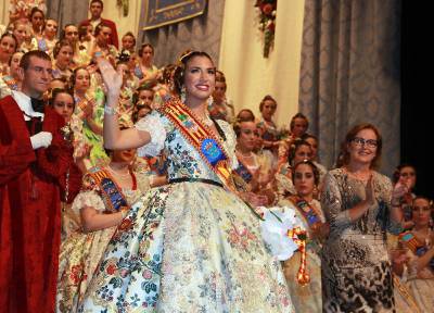 Laura Conde ya es Reina Fallera de Burriana 2016