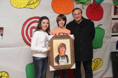 El vencedor de Master Cheff Junior encandila a las falleras de Burriana