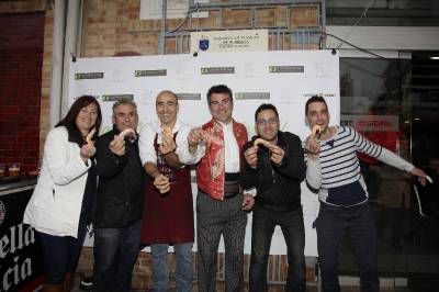 El coent y el Llagostí presentes en la Bodeguilla Fallera