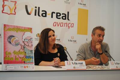 Vila-real crida a viure les festes amb ‘Coneixement’ a través d’un concurs de ‘selfies’ amb la xapa de la iaia del Coneixement