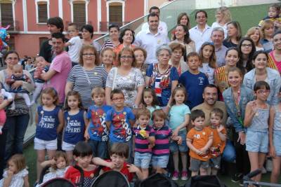 36 parelles acudeixen a la II Trobada de bessons