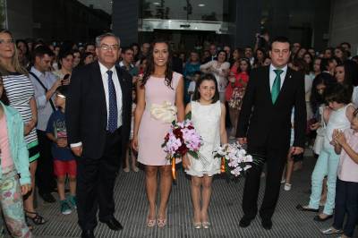 Una joven y dos niñas quieren ser Reina Fallera de Burrian 2016 pero aún no se han publicado las bases de la elección