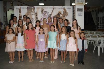 La Falla Barri Valencia celebra la proclamación de sus máximas representantes de 2016