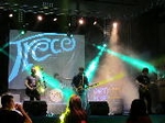Los grupos locales 'Trece' y 'Contratempo' inauguraron los conciertos en el recinto Multiusos 