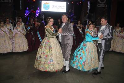 Burriana ret homenatge a les seues Reines Falleres