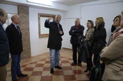 El Ayuntamiento y Cruz Roja evalúan el recinto de la antigua Escuela Taller para albergar la sede comarcal de la entidad y avanzar en la configuración del ‘barrio sociosanitario’ de Vila-real
