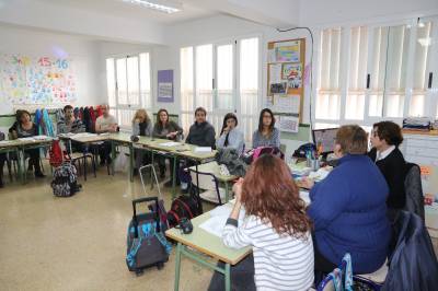 Taller piloto para la mejora de la coordinación entre los servicios sociales y el CEIP Grangel Mascarós