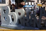 La calles de Burriana exhiben los 38 monumentos falleros
