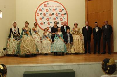 Las fallas rinden visita a la Caja Rural