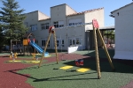 Los más pequeños de Vilafamés inauguran el nuevo patio en el colegio