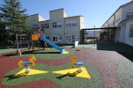 Los más pequeños de Vilafamés inauguran el nuevo patio en el colegio