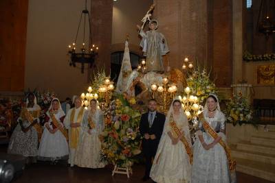 Multitudinaria ofrenda floral a Sant Pasqual