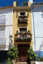 El Ayuntamiento de Onda premia los balcones mejor decorados para embellecer el centro histórico