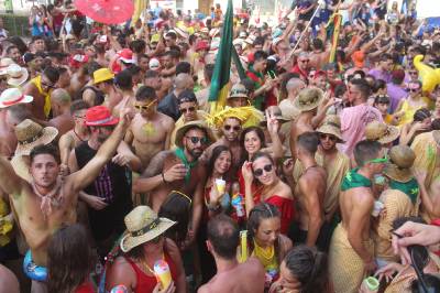 El Xupinasso da inicio a Les Penyes en Festes 2016