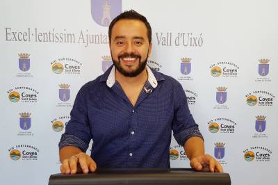 El Ayuntamiento de la Vall d'Uixó programa tertulias y mindfulness para madres y padres