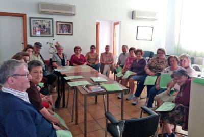 Més de 30 majors participen de la nova temporada del taller de memòria per a gent gran