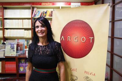 Maribel Escrig, ha presentado su última novela