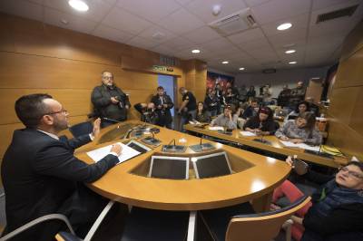 Benlloch dimite como diputado provincial 'por coherencia y principios'