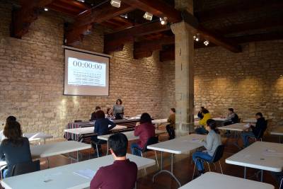 Els i les alumnes del Centre Formatiu de Morella realitzen l’examen del Trinity College London