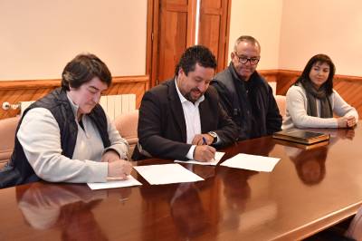 La Diputación mejora el equipamiento de Les Coves de Vinromà al cubrir su pista polideportiva