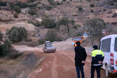Comencen a asfaltar la carretera de Xiva