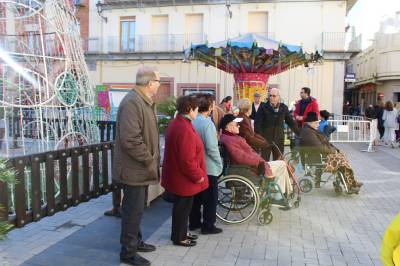 Els usuaris de la unitat de respir visiten el betlem del convent i la fira nadalenca