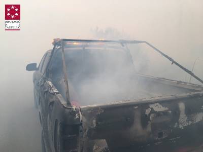 Un bombero voluntario, trasladado a la Fé tras ser sorprendido por el fuego del incendio forestal de Culla