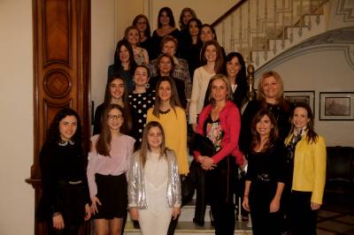 Las Reinas Falleras de Burriana mayores e infantiles, de cena