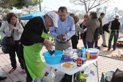 Las paellas de Rei Barbut congregan a 4.000 personas