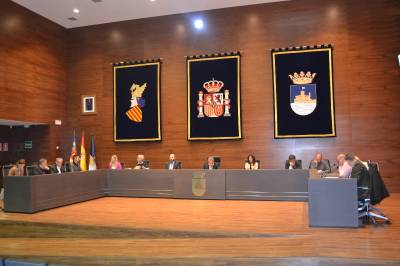 Oropesa del Mar aprueba invertir 7,4 millones de euros del remanente en infraestructuras, servicios y fomento del empleo y del deporte