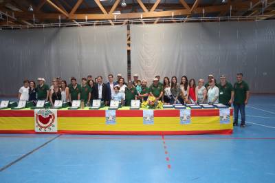 Record de 719 pajaros cantores compitiendo en el Nacional de Alcora y mas de 1000 personas
