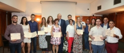 el-colegio-de-medicos-de-castellon-entrega-15-000-para-investigacion-a-17-colegiados