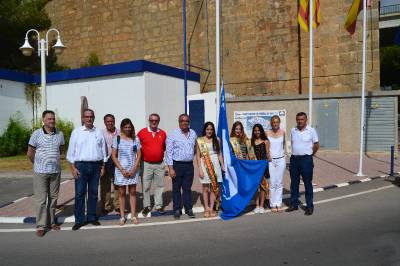 Oropesa del Mar iza las banderas de calidad en las playas y la bandera azul del puerto deportivo