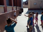 Las actividades lúdicas y educativas marcan la primera semana de l'escola d'estiu en Almenara