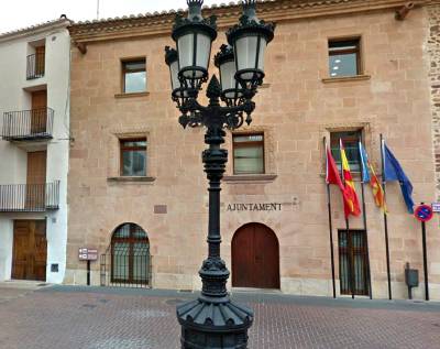 El arxivo histórico de Vilafamés se digitaliza con el apoyo del Servef y de la UJI